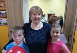 С праздником, наши ветераны, милые женщины!