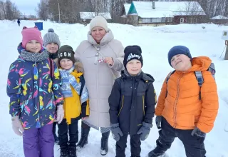 С праздником, наши ветераны, милые женщины!
